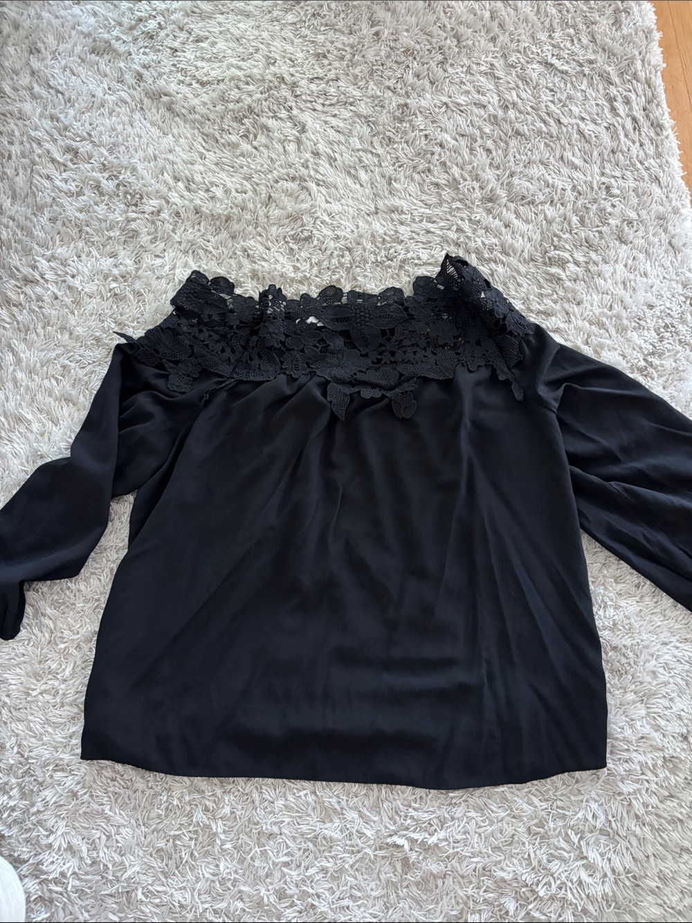 Mustard Seed Black Off-Shoulder Lace Trim Blouse